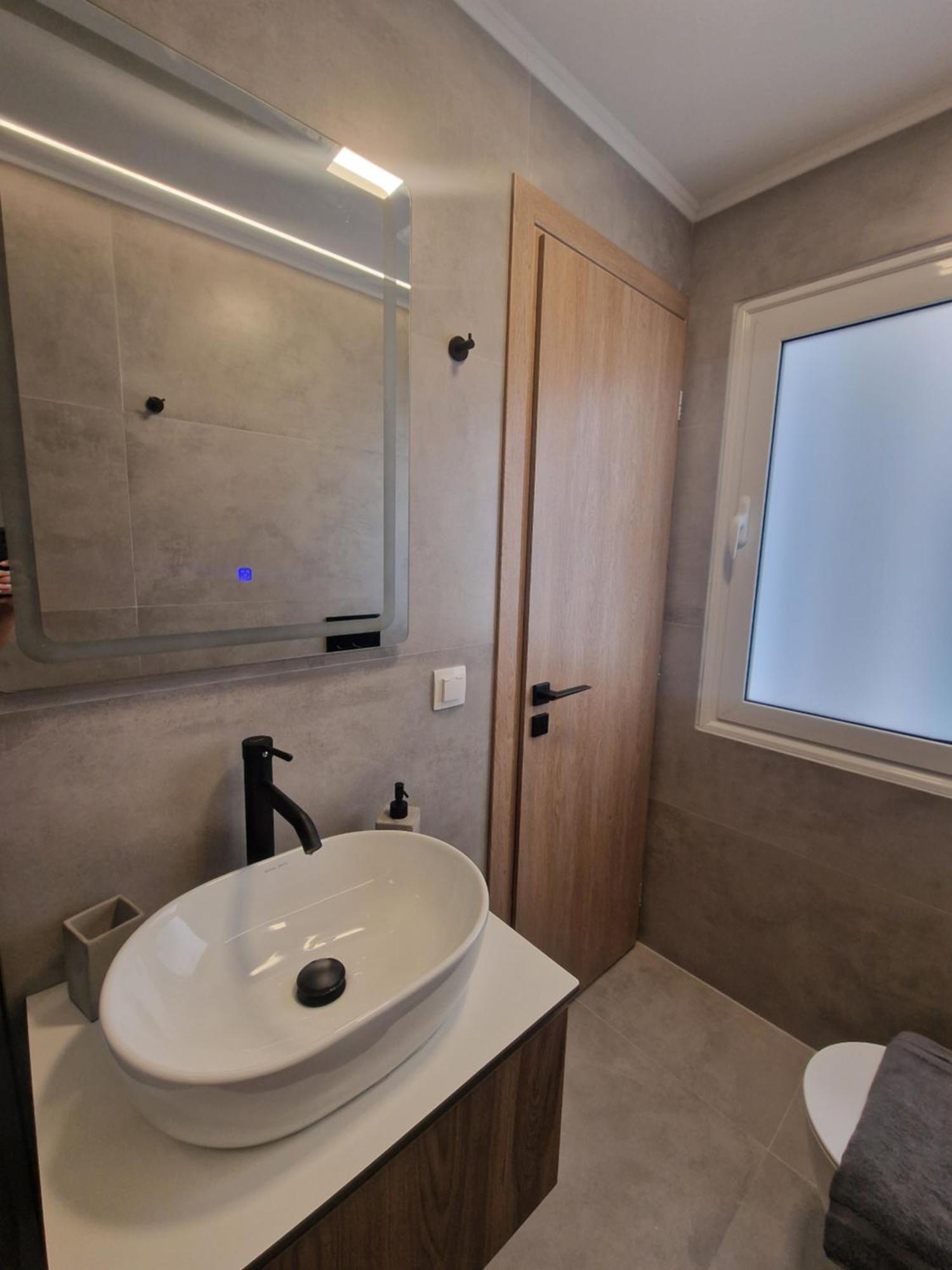 Orrhaon Apartment *